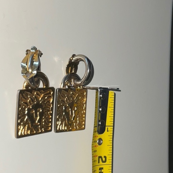 Removable Gold-Tone Lion Face Charms On Silver-Tone Small Clip Hoops - Picture 5 of 14